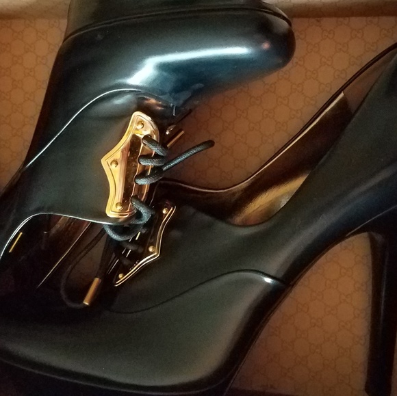 Gucci Shoes - Picture 2 of 4